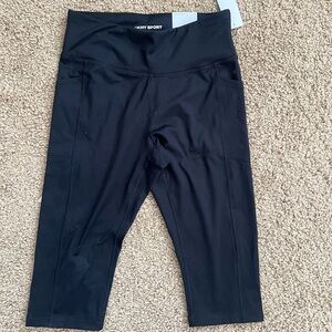 DKNY Sport Moisture Wicking Capris